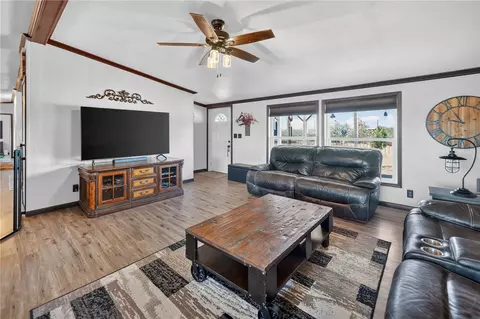 Living - 11125 E Prospect Dr, Kingman, AZ 86401 photo 2 of 4