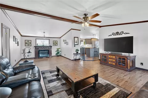 Living - 11125 E Prospect Dr, Kingman, AZ 86401 photo 4 of 4