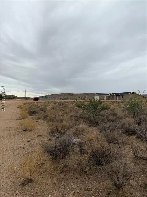 331-16 E 009 E Harry Coffman Rd, Kingman, AZ 86409 photo 5