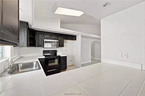 Kitchen - 3833 E Suffock Ave, Kingman, AZ 86409 photo 1 of 2