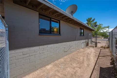 Exterior - 2115 Davis Ave, Kingman, AZ 86401 photo 11 of 17