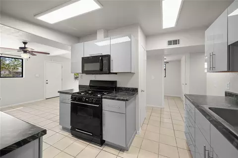 Kitchen - 2115 Davis Ave, Kingman, AZ 86401 photo 2 of 2