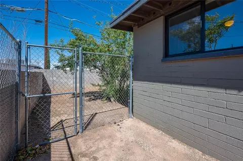 Exterior - 2115 Davis Ave, Kingman, AZ 86401 photo 14 of 17
