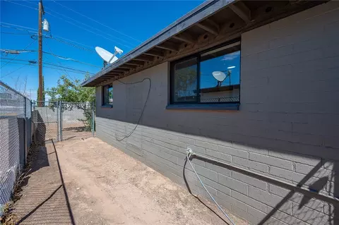 Exterior - 2115 Davis Ave, Kingman, AZ 86401 photo 13 of 17