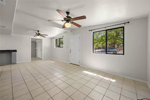 Living - 2115 Davis Ave, Kingman, AZ 86401 photo 2 of 6