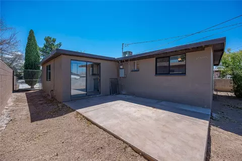 Exterior - 2115 Davis Ave, Kingman, AZ 86401 photo 3 of 17