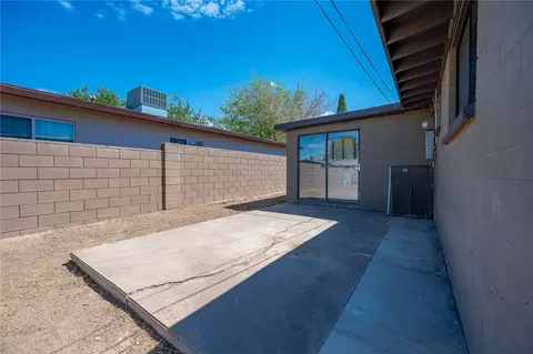 Exterior - 2115 Davis Ave, Kingman, AZ 86401 photo 4 of 17