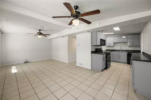 Living - 2115 Davis Ave, Kingman, AZ 86401 photo 6 of 6