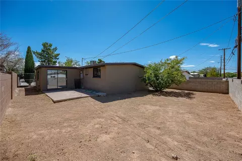 Exterior - 2115 Davis Ave, Kingman, AZ 86401 photo 5 of 17