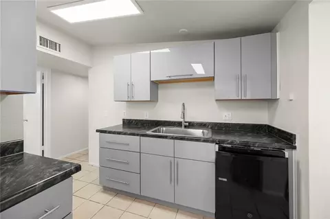 Kitchen - 2115 Davis Ave, Kingman, AZ 86401 photo 1 of 2