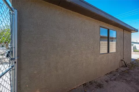 Exterior - 2115 Davis Ave, Kingman, AZ 86401 photo 6 of 17