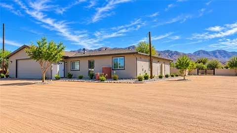 3372 N Hunt Rd, Golden Valley, AZ 86413