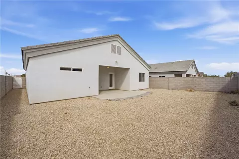 Exterior - 3352 N Apache St, Kingman, AZ 86401 photo 4 of 7