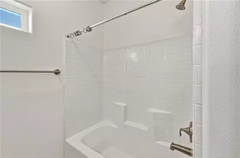 Bath - 3352 N Apache St, Kingman, AZ 86401 photo 4 of 5