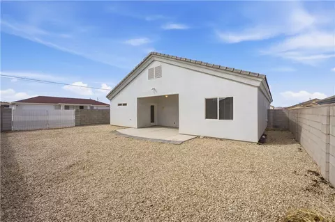 Exterior - 3352 N Apache St, Kingman, AZ 86401 photo 6 of 7