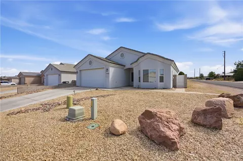 Exterior - 3352 N Apache St, Kingman, AZ 86401 photo 7 of 7