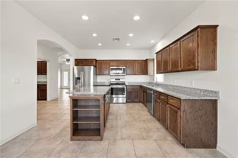 Kitchen - 3352 N Apache St, Kingman, AZ 86401 photo 2 of 3
