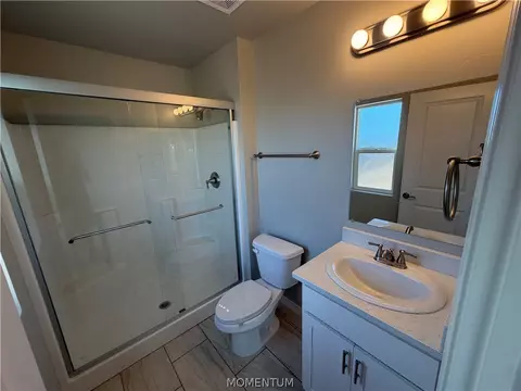 Bath - 3120 E Devlin Ave, Kingman, AZ 86409 photo 1 of 2