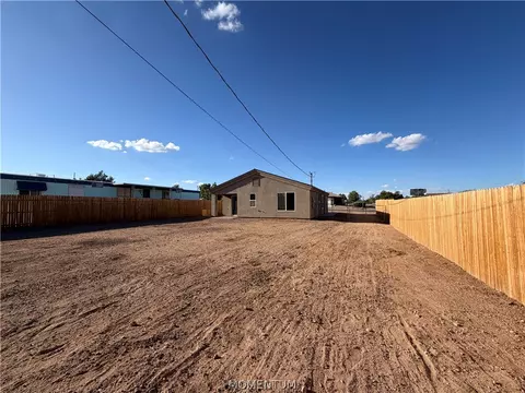 Exterior - 3120 E Devlin Ave, Kingman, AZ 86409 photo 8 of 9