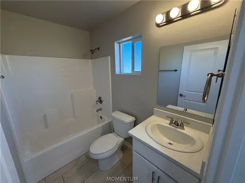 Bath - 3120 E Devlin Ave, Kingman, AZ 86409 photo 2 of 2