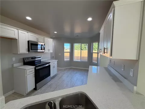 Kitchen - 3120 E Devlin Ave, Kingman, AZ 86409 photo 4 of 4