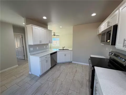 Kitchen - 3120 E Devlin Ave, Kingman, AZ 86409 photo 2 of 4