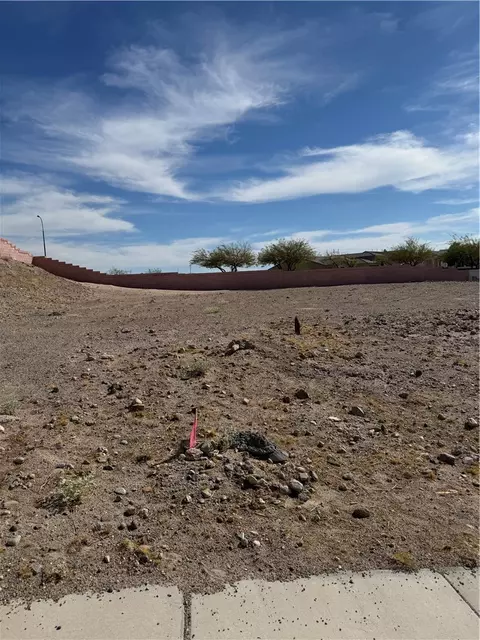 1137 Via San Lorenzo, Bullhead City, AZ 86429
