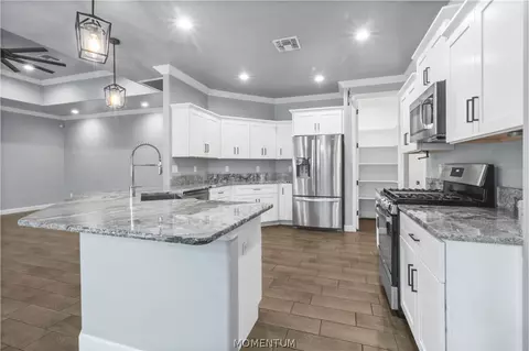 Kitchen - 3780 Katie Lane Loop, Kingman, AZ 86401 photo 2 of 5