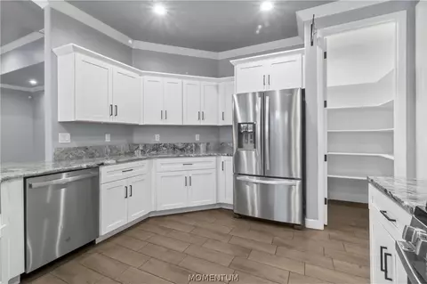 Kitchen - 3780 Katie Lane Loop, Kingman, AZ 86401 photo 5 of 5