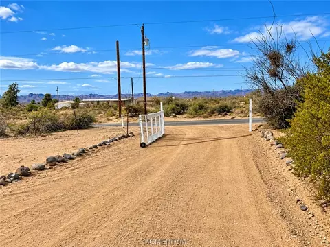 3650 N Bowie Rd, Golden Valley, AZ 86413