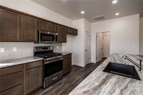 Kitchen - 3379 Rusty Spur Ave, Kingman, AZ 86409 photo 2 of 2