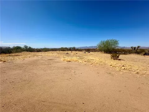 4194 W Crystal Dr, Golden Valley, AZ 86413