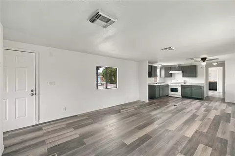 Living - 3139 E Packard Ave, Kingman, AZ 86409 photo 2 of 3