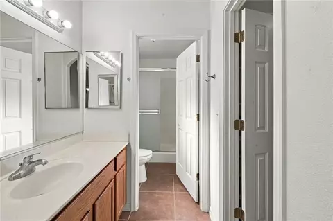 Bath - 2819 Simms Ave, Kingman, AZ 86401 photo 2 of 4