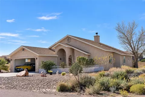 Exterior - 7560 E Cayuse Dr, Kingman, AZ 86401 photo 4 of 11