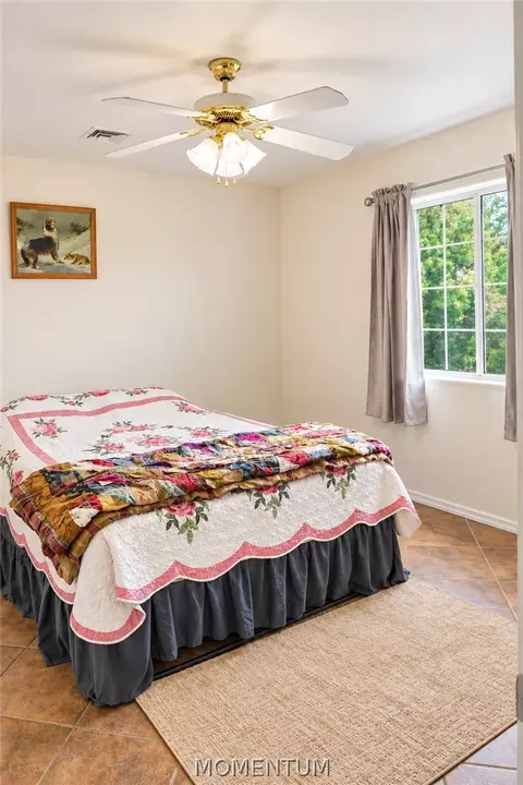 Bedroom - 7560 E Cayuse Dr, Kingman, AZ 86401 photo 3 of 4