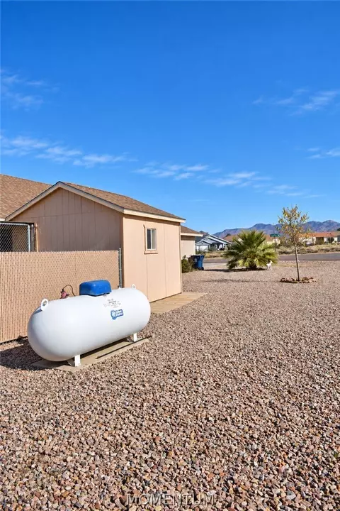 Exterior - 7560 E Cayuse Dr, Kingman, AZ 86401 photo 5 of 11