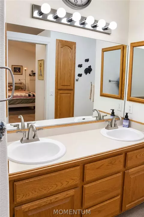 Bath - 7560 E Cayuse Dr, Kingman, AZ 86401 photo 2 of 5
