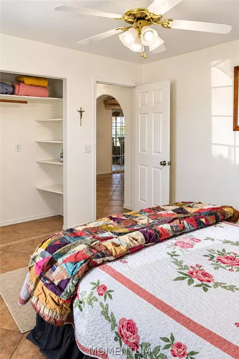 Bedroom - 7560 E Cayuse Dr, Kingman, AZ 86401 photo 4 of 4