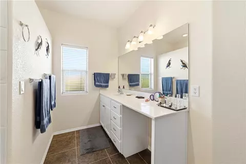Bath - 7683 E Oxbow Dr, Kingman, AZ 86401 photo 3 of 4