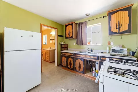 Kitchen - 6811 Yeargin Dr, Kingman, AZ 86401 photo 1 of 2