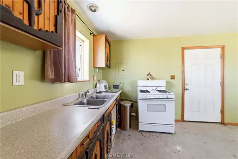 Kitchen - 6811 Yeargin Dr, Kingman, AZ 86401 photo 2 of 2