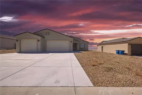 849 Campbell Rd, Bullhead City, AZ 86429