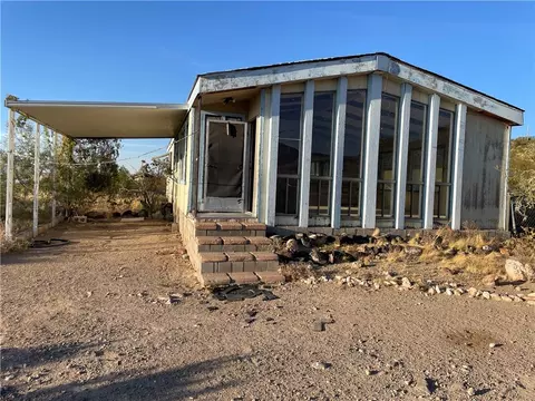 678 S Bowie Rd, Golden Valley, AZ 86413