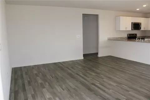 Living - 3453 E Ames Ave, Kingman, AZ 86409 photo 2 of 4