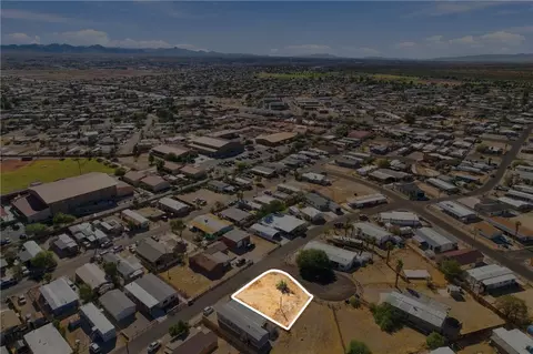 1889 Hualapai Dr, Bullhead City, AZ 86442