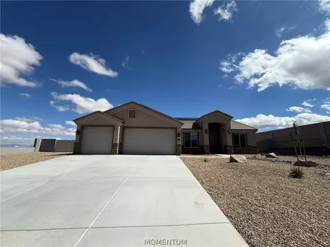 2820 Triangle S St, Kingman, AZ 86401