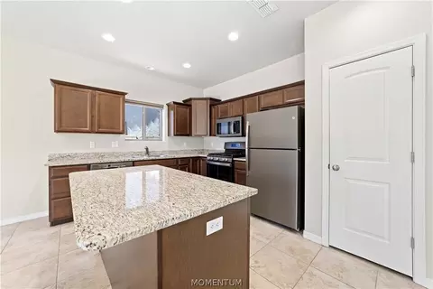 Kitchen - 4797 E Lazy River Rd, Kingman, AZ 86401 photo 2 of 3