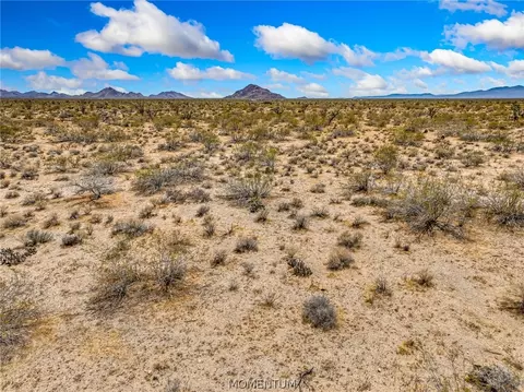 244-09 E 422 E Gate Dr, Yucca, AZ 86438 photo 4