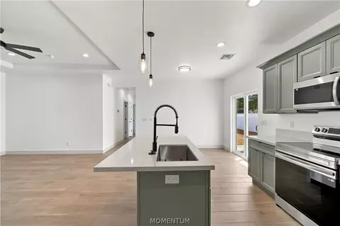Kitchen - 3158 E Suffock Ave, Kingman, AZ 86409 photo 4 of 4